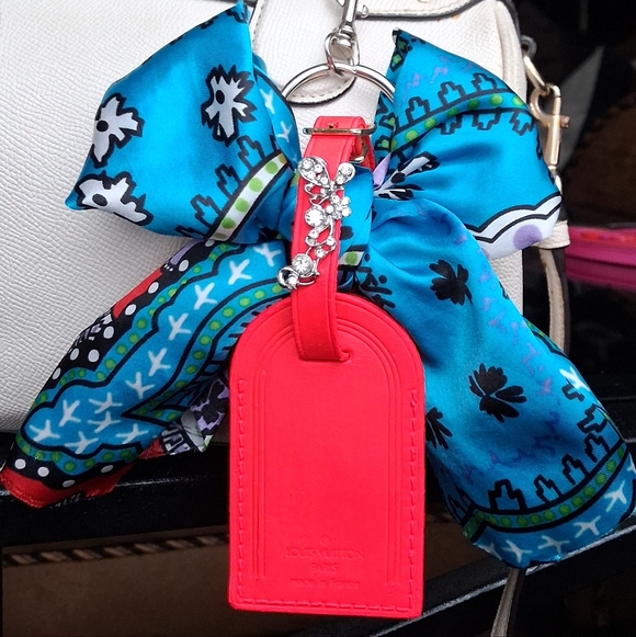 Louis Vuitton Handbags - Louis Vuitton Pink Luggage Tag